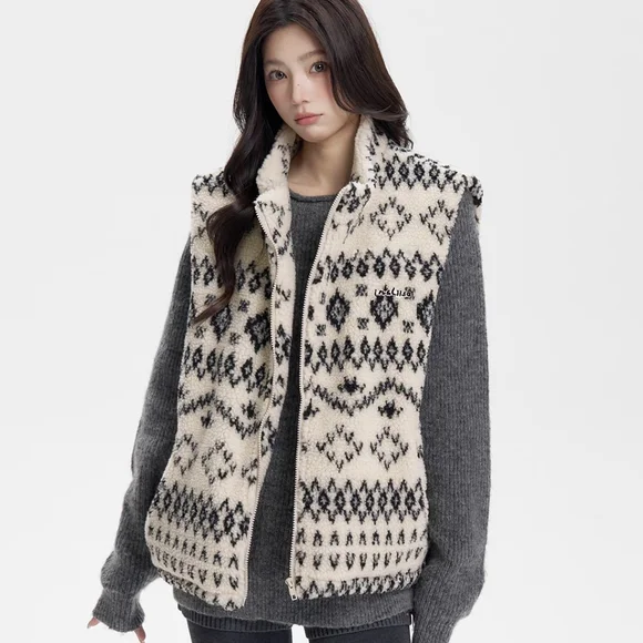 Patterned Sherpa Vest - Picture 4 of 4